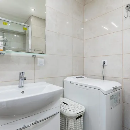 Marynarzy Okretow Pogranicza By Renters *